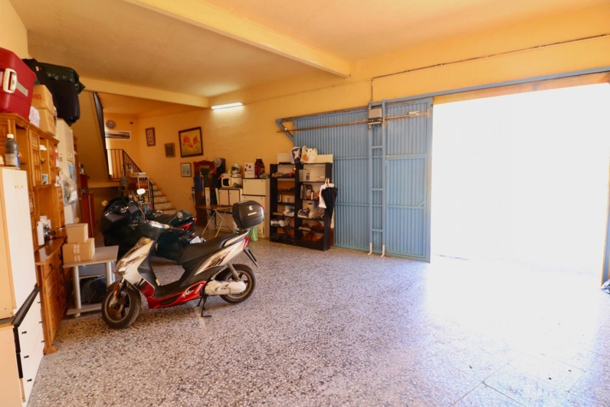 7 Bed Townhouse for sale in Benidorm Costa Blanca, Alicante, Spain