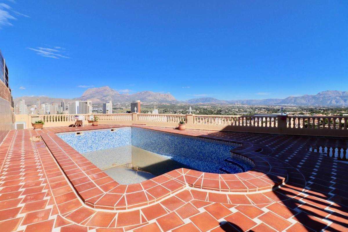 7 Bed Townhouse for sale in Benidorm Costa Blanca, Alicante, Spain