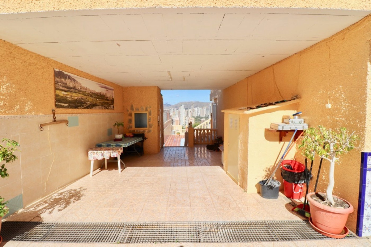 7 Bed Townhouse for sale in Benidorm Costa Blanca, Alicante, Spain