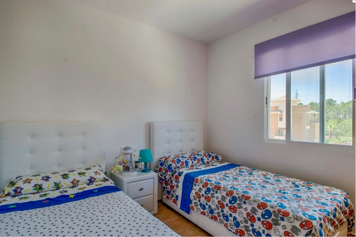 Se vende Villa - Chalet de 4 dormitorios en Costa Blanca, Alicante, España