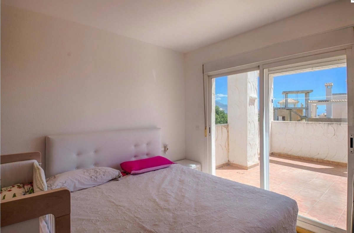 Se vende Villa - Chalet de 4 dormitorios en Costa Blanca, Alicante, España