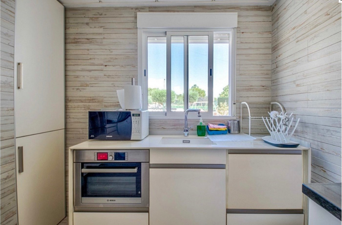 Se vende Villa - Chalet de 4 dormitorios en Costa Blanca, Alicante, España