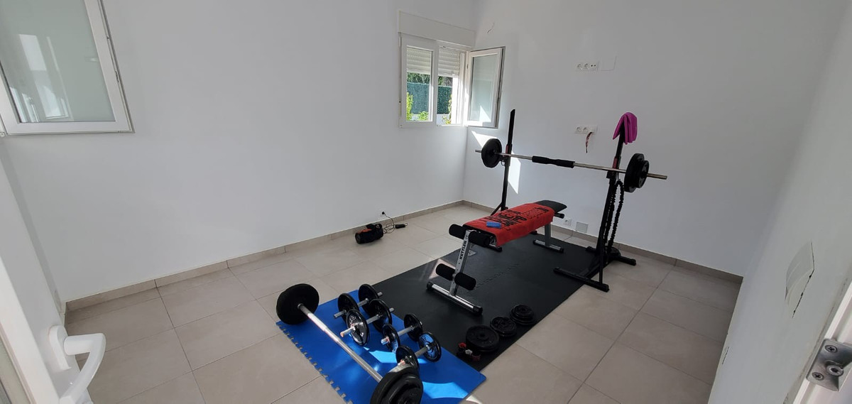 Se vende Villa - Chalet de 4 dormitorios en Costa Blanca, Alicante, España