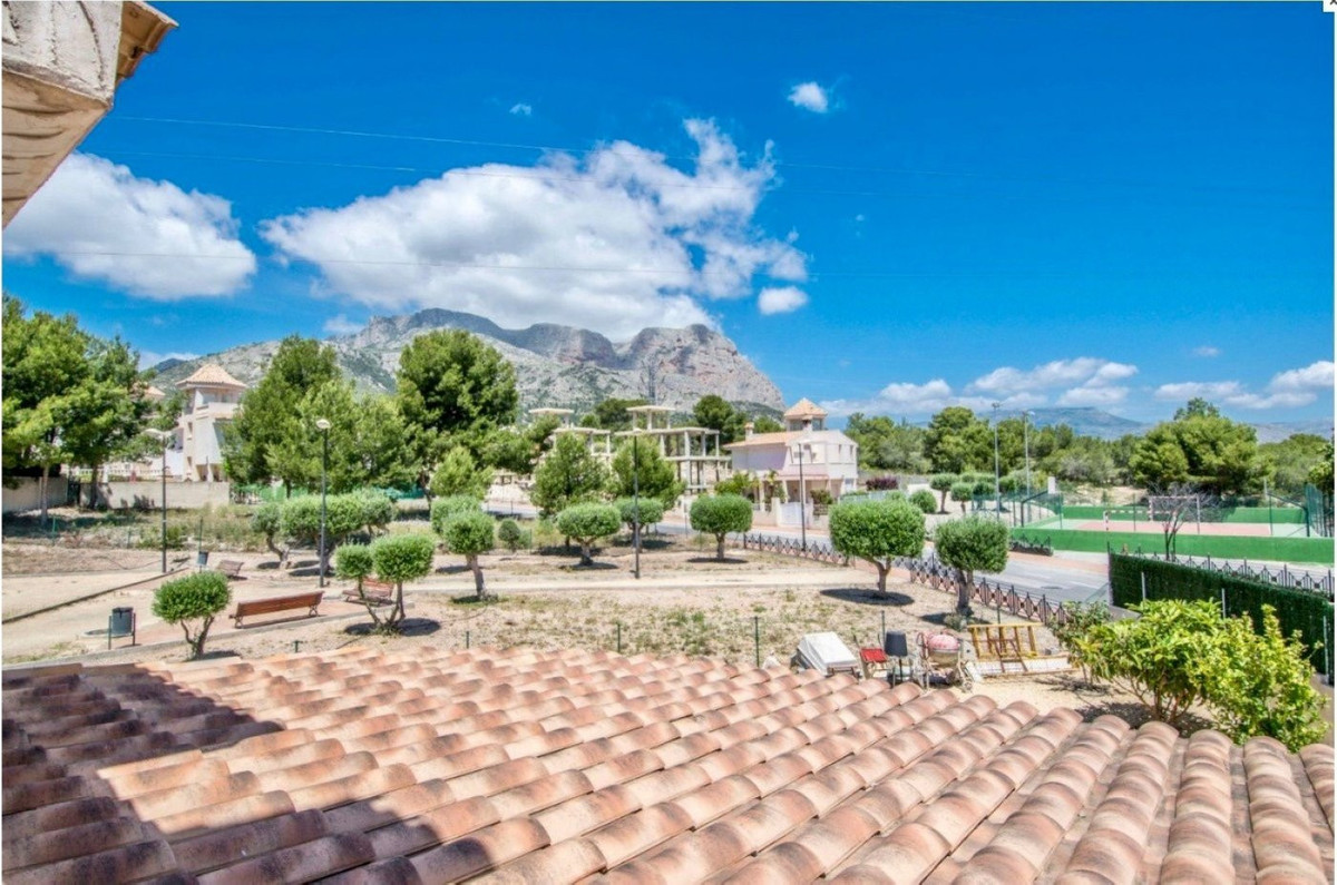 Se vende Villa - Chalet de 4 dormitorios en Costa Blanca, Alicante, España