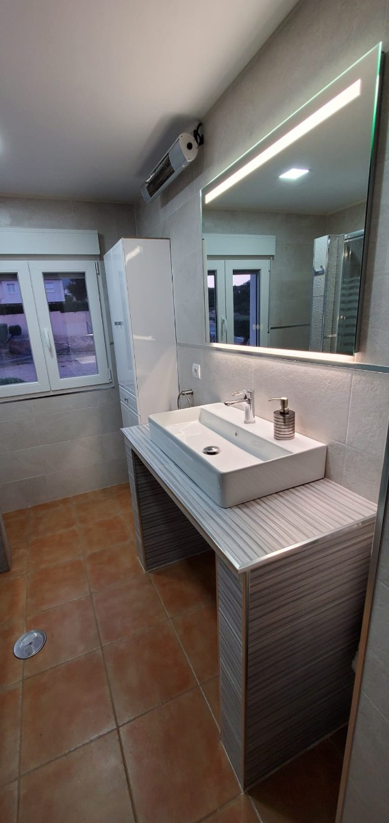 Se vende Villa - Chalet de 4 dormitorios en Costa Blanca, Alicante, España