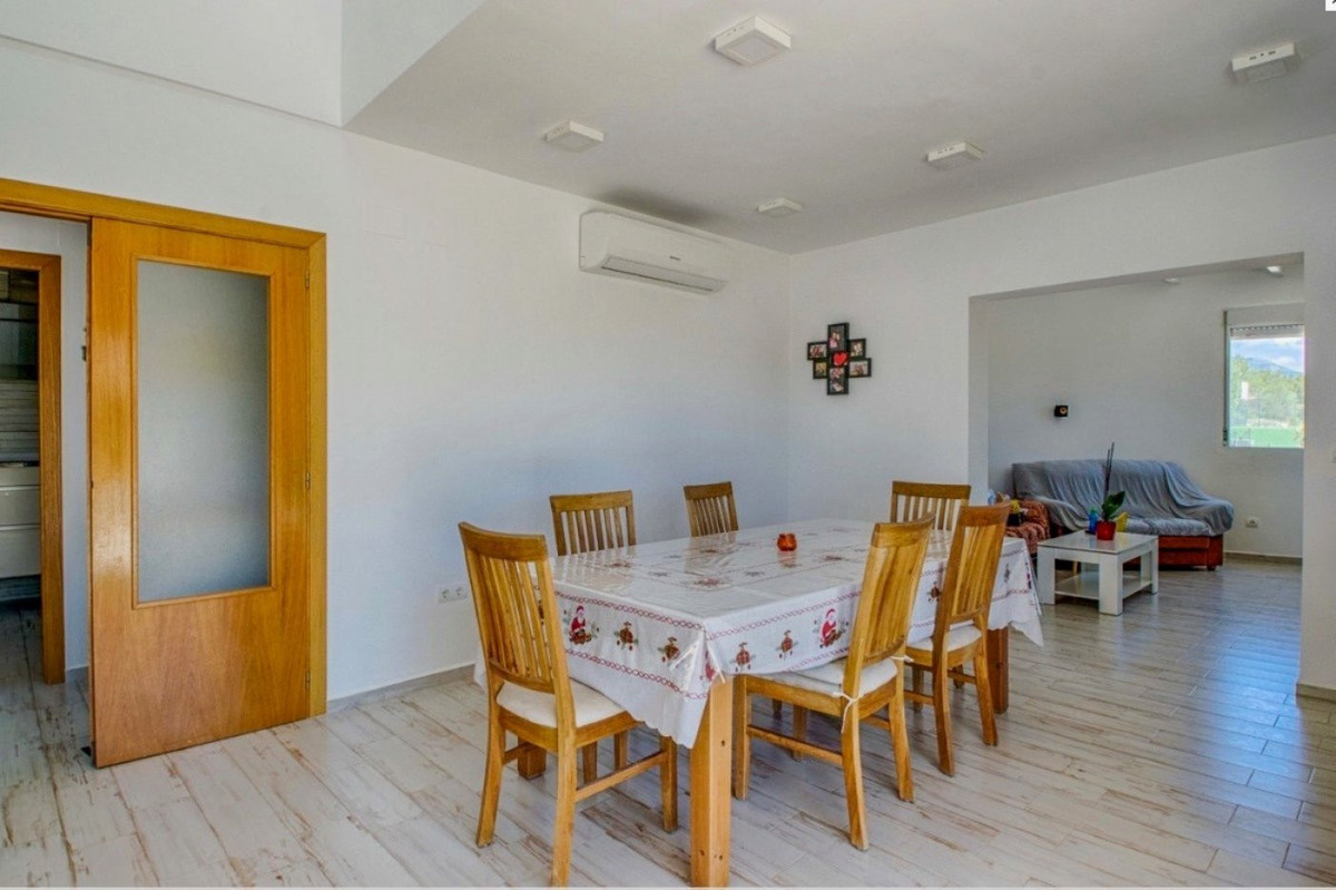 Se vende Villa - Chalet de 4 dormitorios en Costa Blanca, Alicante, España
