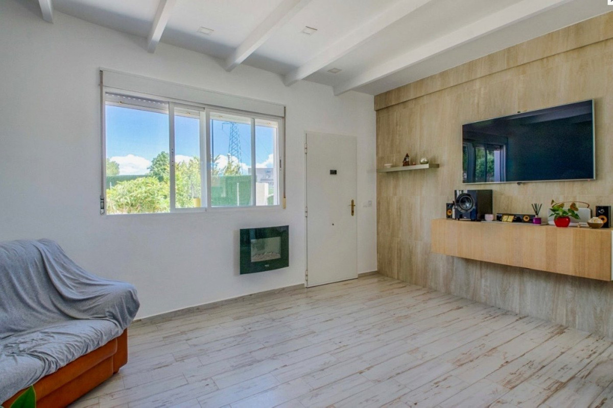 Se vende Villa - Chalet de 4 dormitorios en Costa Blanca, Alicante, España