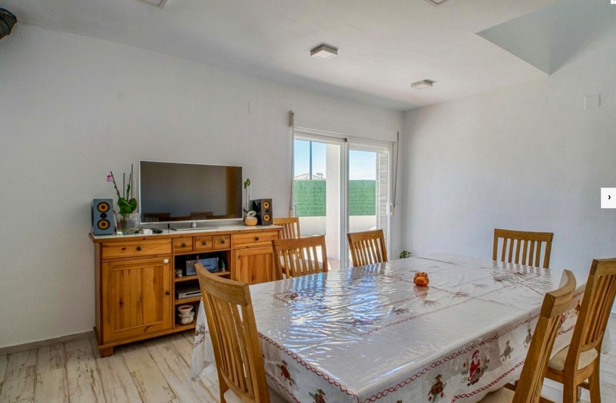 Se vende Villa - Chalet de 4 dormitorios en Costa Blanca, Alicante, España