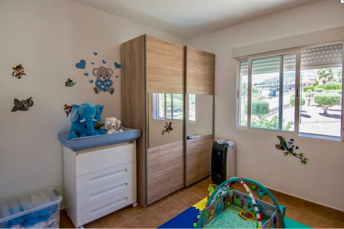 Se vende Villa - Chalet de 4 dormitorios en Costa Blanca, Alicante, España