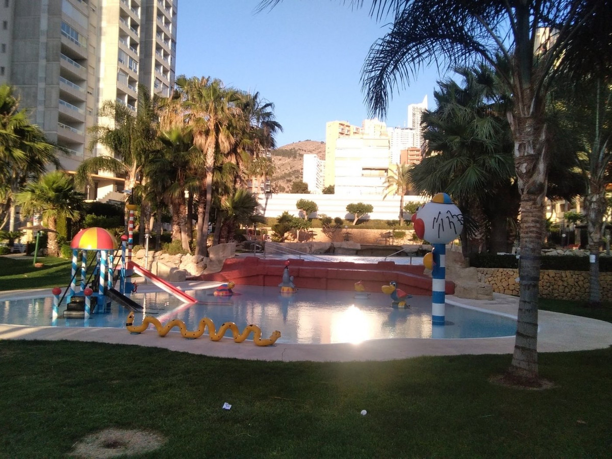 Se vende Apartamento Planta Media de 3 dormitorios en Costa Blanca, Alicante, España