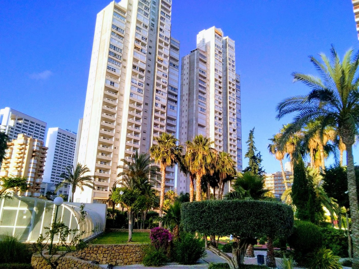 Se vende Apartamento Planta Media de 3 dormitorios en Costa Blanca, Alicante, España