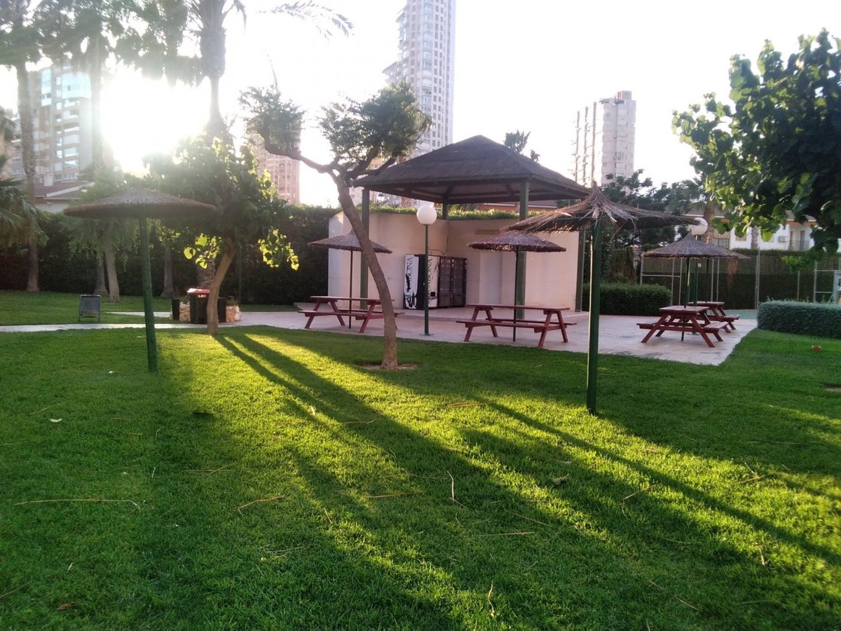 Se vende Apartamento Planta Media de 3 dormitorios en Costa Blanca, Alicante, España