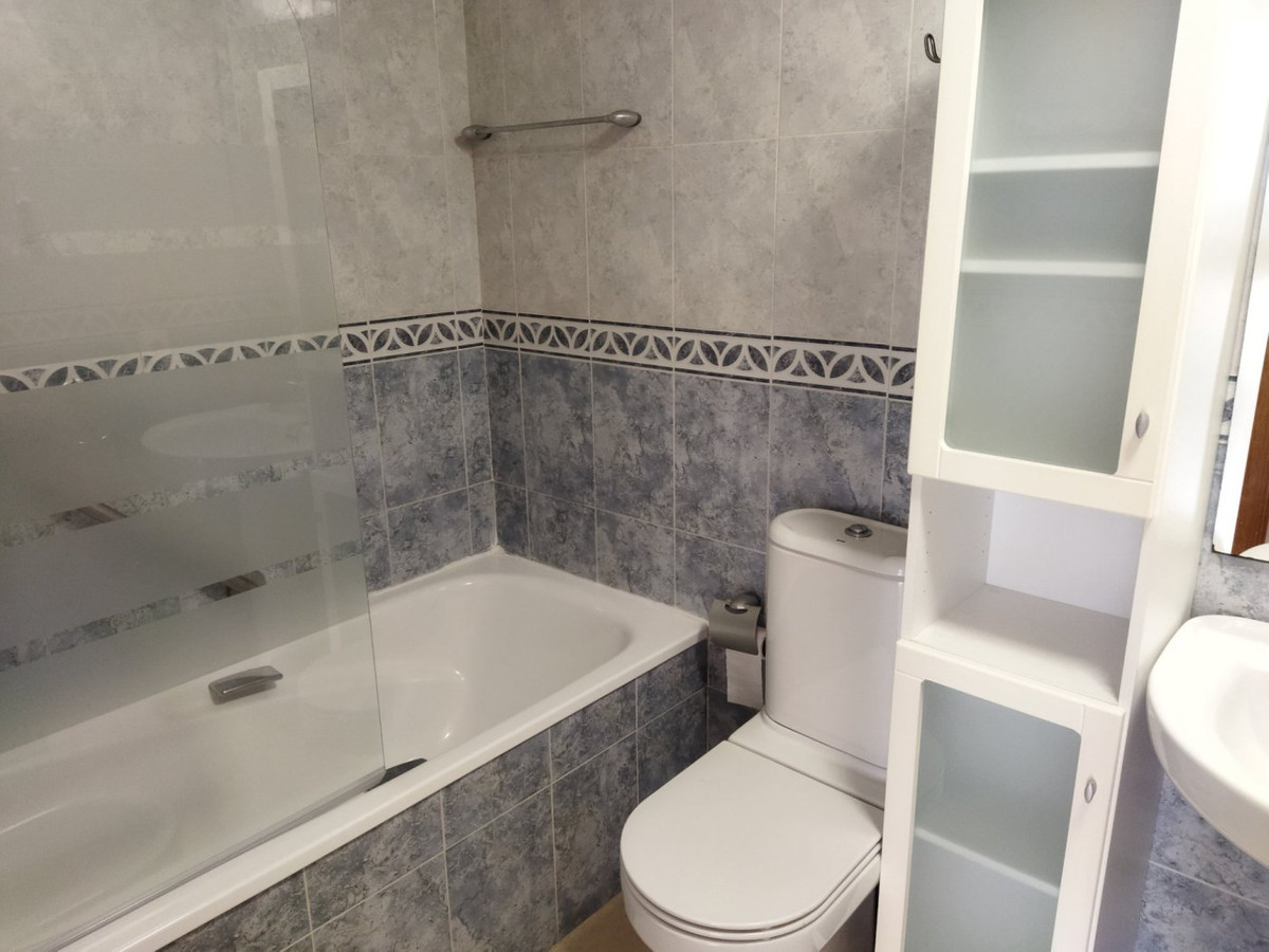 Se vende Apartamento Planta Media de 3 dormitorios en Costa Blanca, Alicante, España