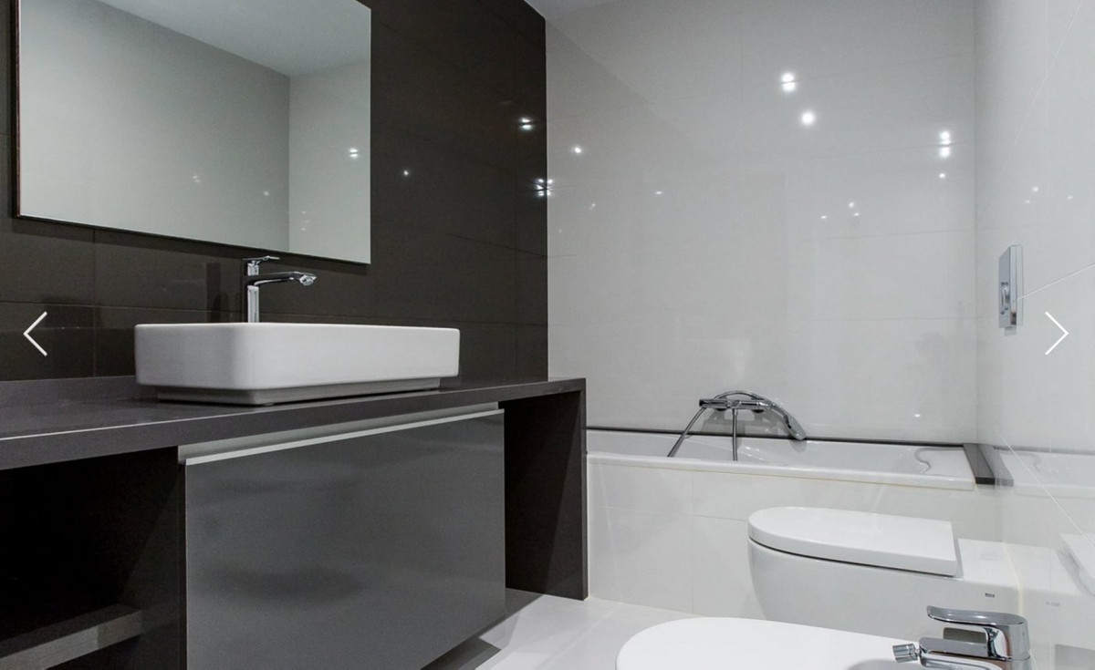 Se vende Villa - Chalet de 4 dormitorios en Costa Blanca, Alicante, España