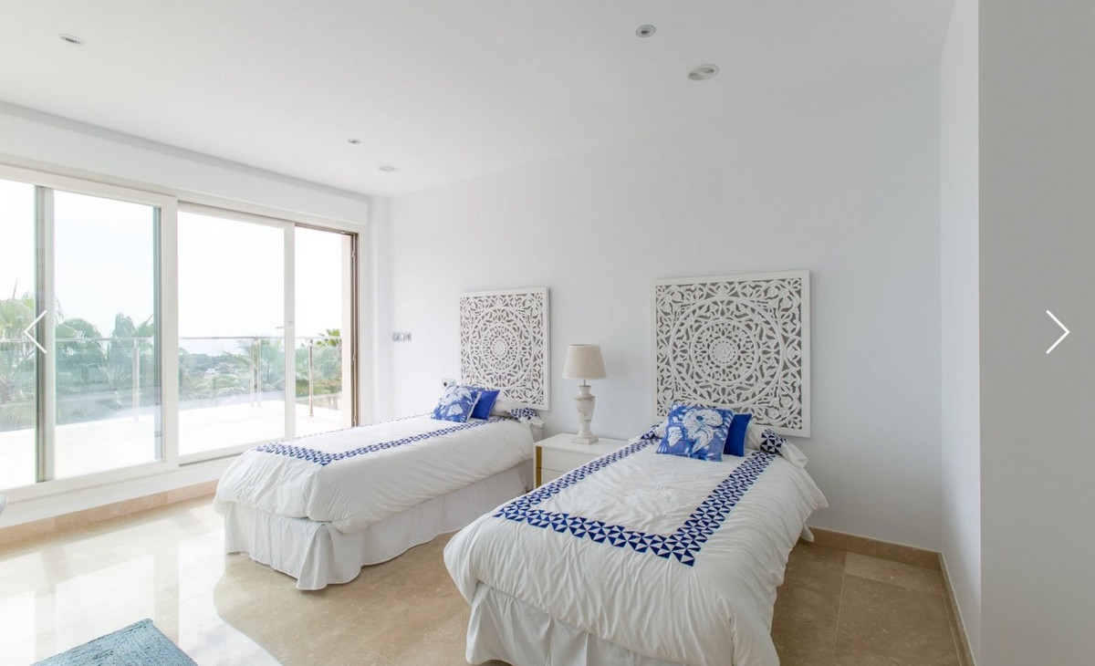 Se vende Villa - Chalet de 4 dormitorios en Costa Blanca, Alicante, España