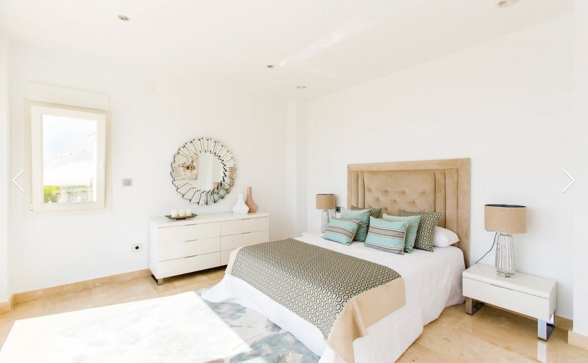 Se vende Villa - Chalet de 4 dormitorios en Costa Blanca, Alicante, España