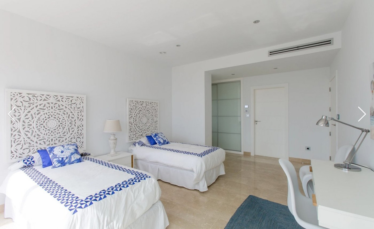 Se vende Villa - Chalet de 4 dormitorios en Costa Blanca, Alicante, España