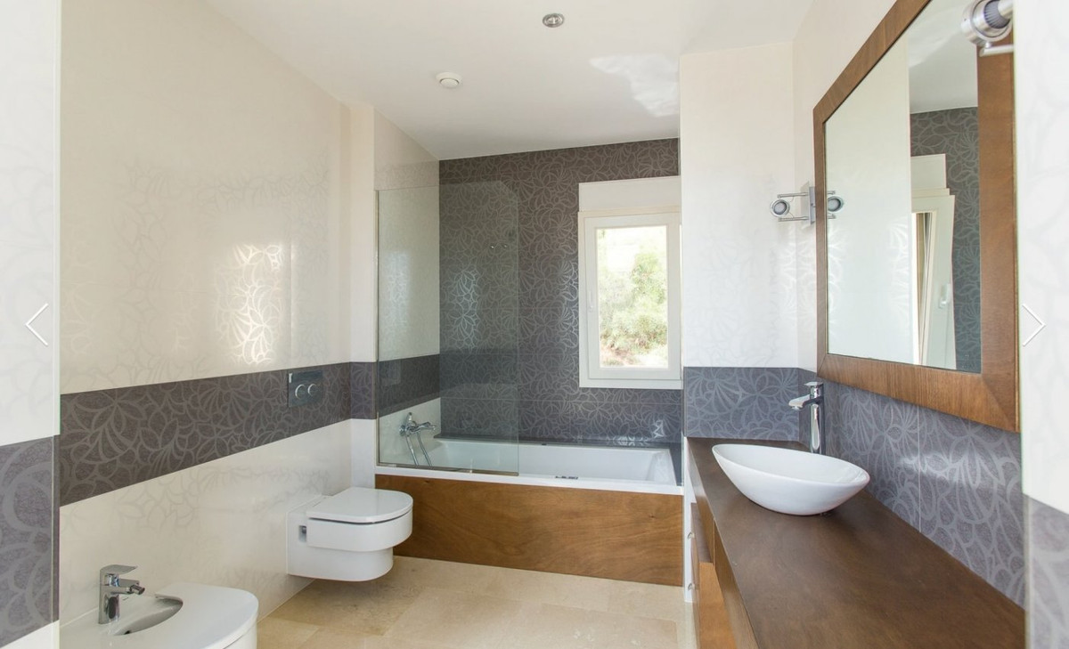 Se vende Villa - Chalet de 4 dormitorios en Costa Blanca, Alicante, España