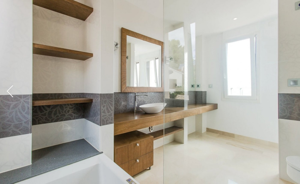 Se vende Villa - Chalet de 4 dormitorios en Costa Blanca, Alicante, España