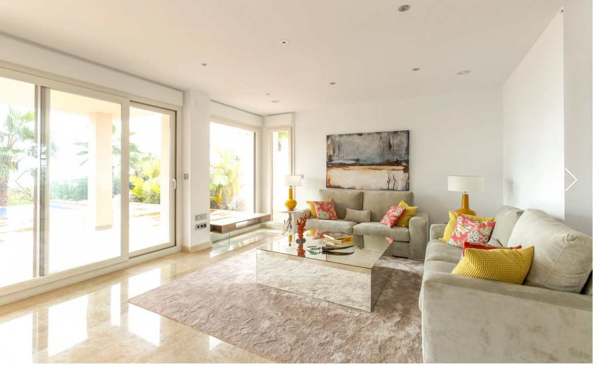 Se vende Villa - Chalet de 4 dormitorios en Costa Blanca, Alicante, España