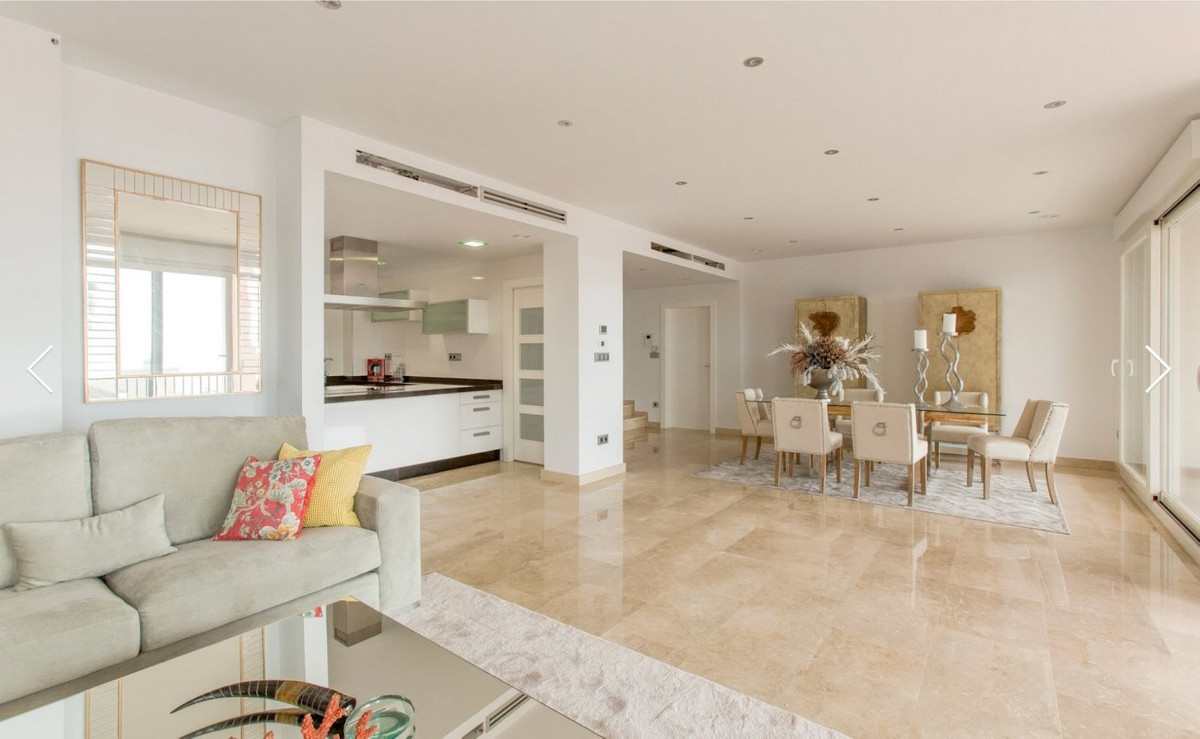 Se vende Villa - Chalet de 4 dormitorios en Costa Blanca, Alicante, España