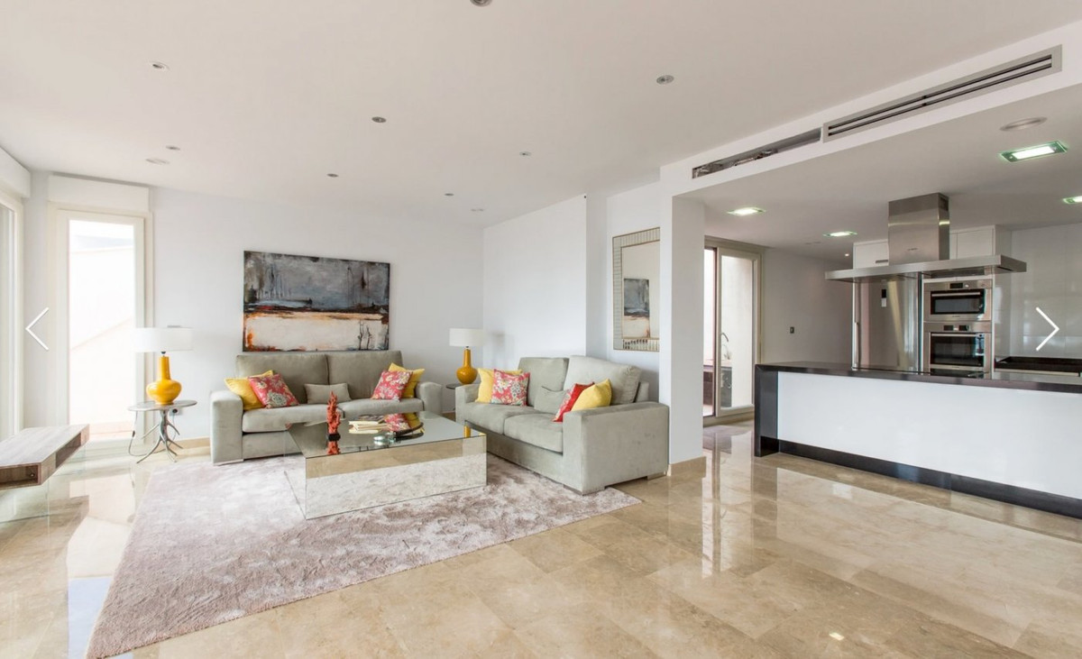 Se vende Villa - Chalet de 4 dormitorios en Costa Blanca, Alicante, España