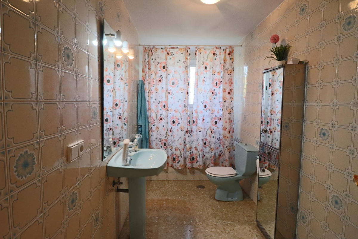 2 Bed Townhouse for sale in Benidorm Costa Blanca, Alicante, Spain