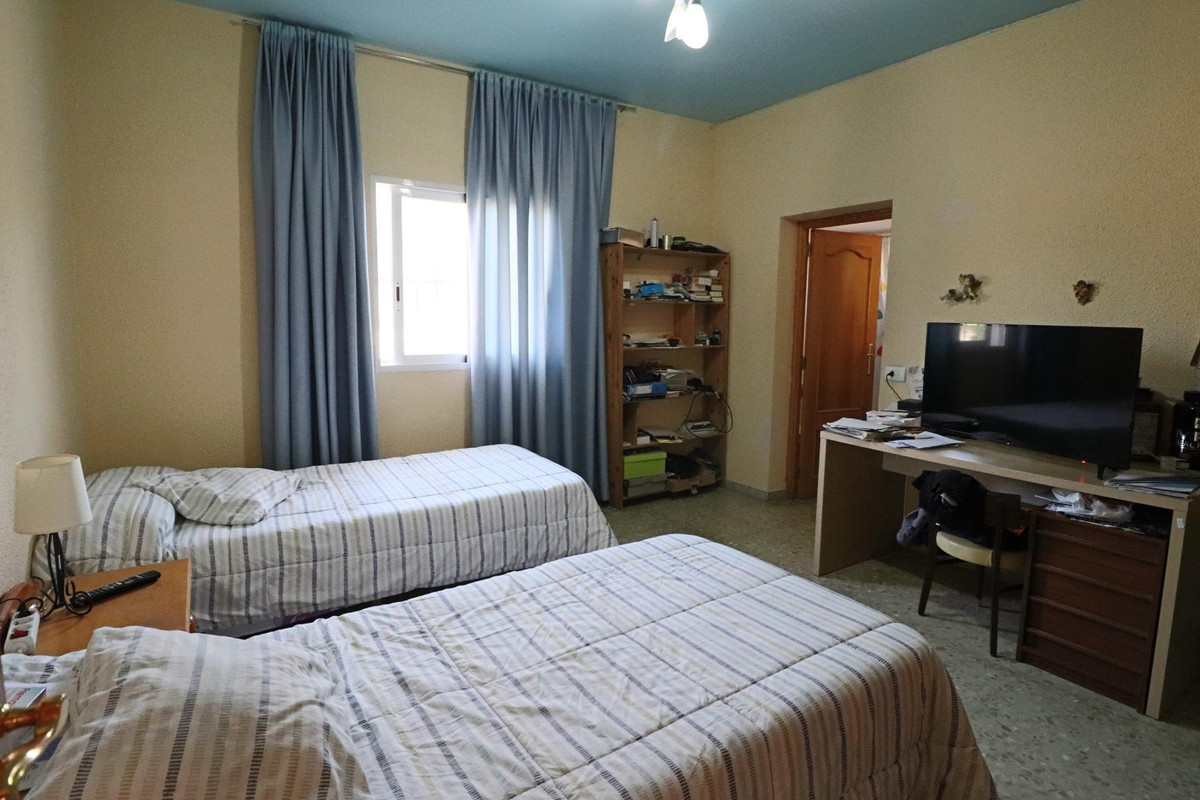 2 Bed Townhouse for sale in Benidorm Costa Blanca, Alicante, Spain