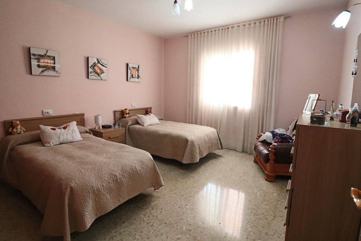 2 Bed Townhouse for sale in Benidorm Costa Blanca, Alicante, Spain