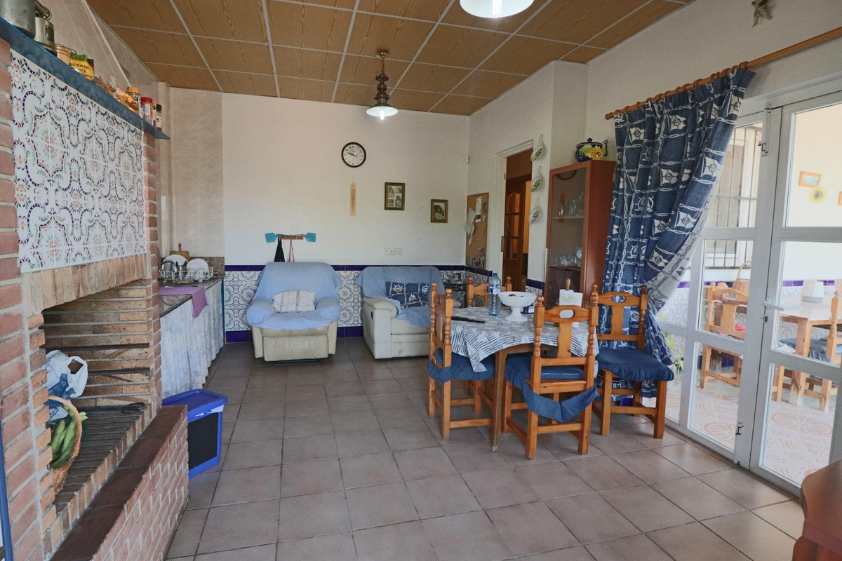 2 Bed Townhouse for sale in Benidorm Costa Blanca, Alicante, Spain