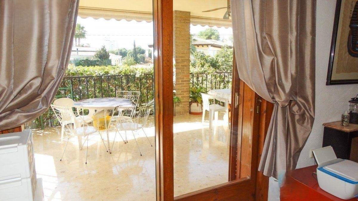 Se vende Villa - Chalet de 4 dormitorios en Costa Blanca, Alicante, España