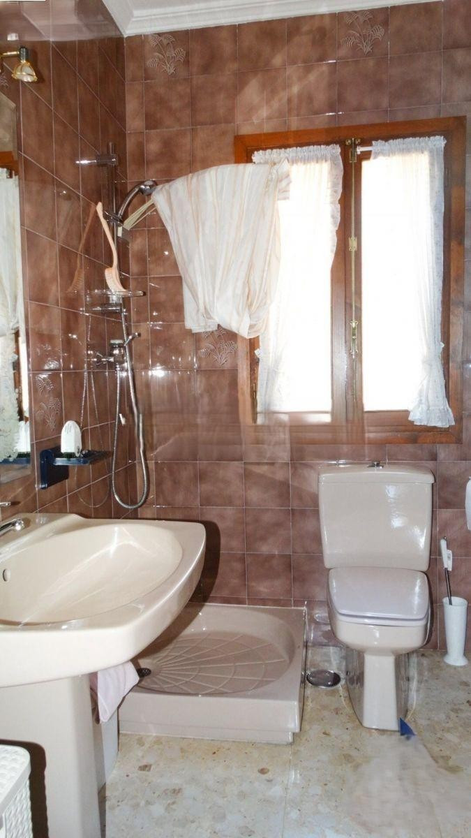 Se vende Villa - Chalet de 4 dormitorios en Costa Blanca, Alicante, España