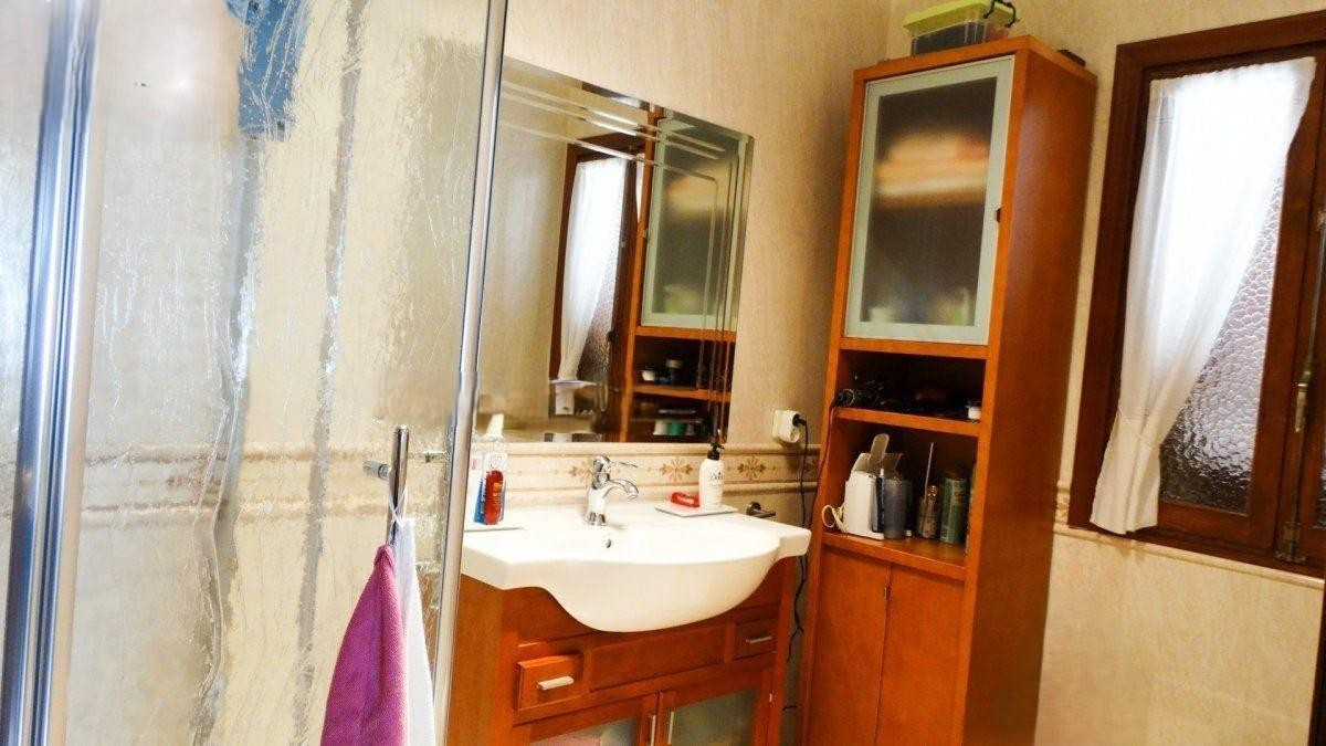 Se vende Villa - Chalet de 4 dormitorios en Costa Blanca, Alicante, España