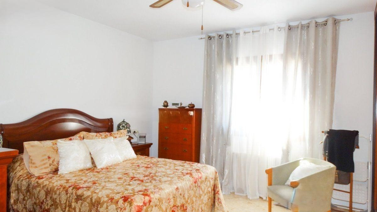 Se vende Villa - Chalet de 4 dormitorios en Costa Blanca, Alicante, España