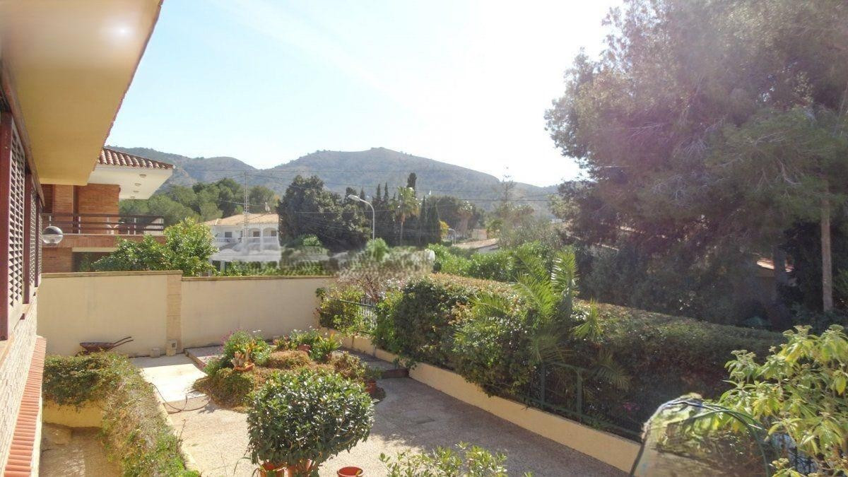 Se vende Villa - Chalet de 4 dormitorios en Costa Blanca, Alicante, España