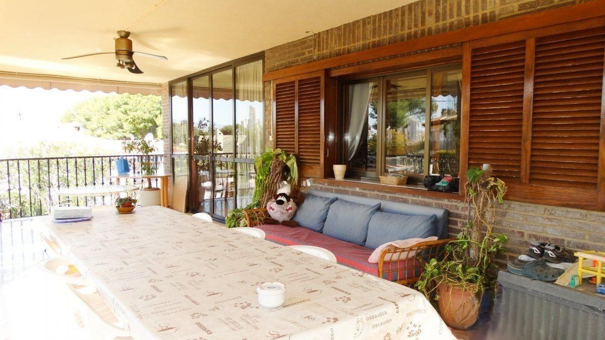Se vende Villa - Chalet de 4 dormitorios en Costa Blanca, Alicante, España