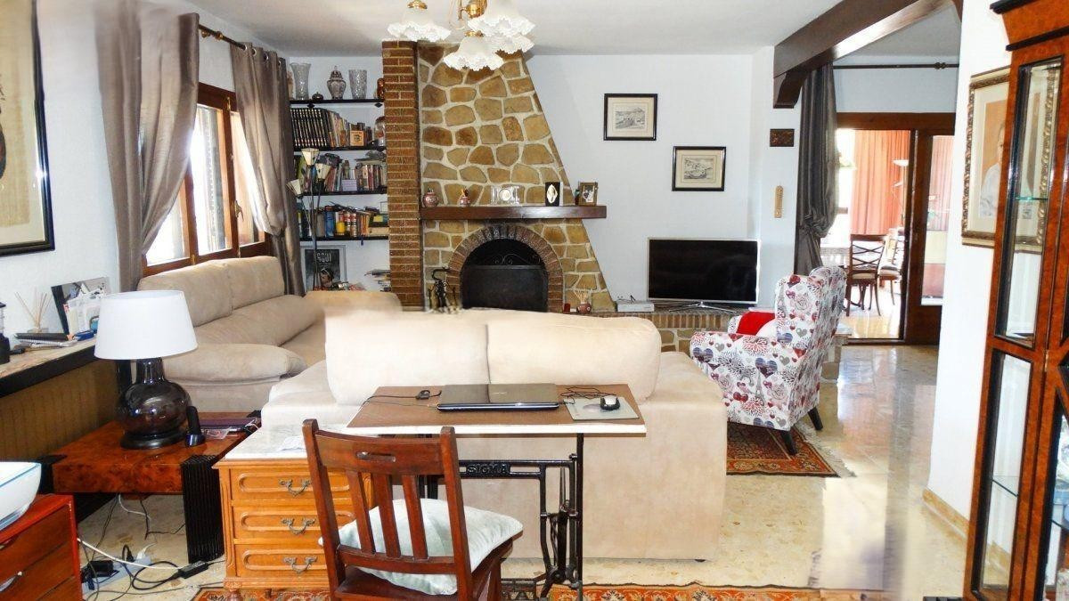 Se vende Villa - Chalet de 4 dormitorios en Costa Blanca, Alicante, España