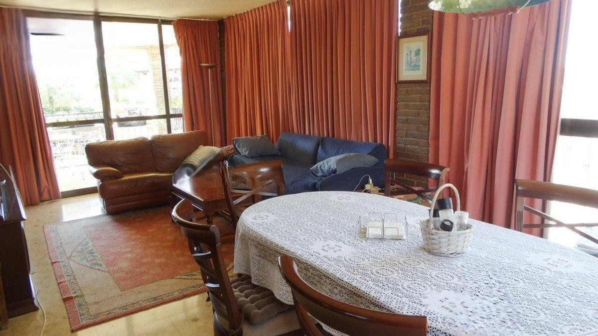 Se vende Villa - Chalet de 4 dormitorios en Costa Blanca, Alicante, España
