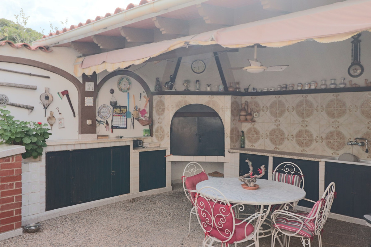 Se vende Villa - Chalet de 6 dormitorios en Costa Blanca, Alicante, España
