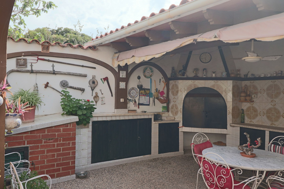 Se vende Villa - Chalet de 6 dormitorios en Costa Blanca, Alicante, España