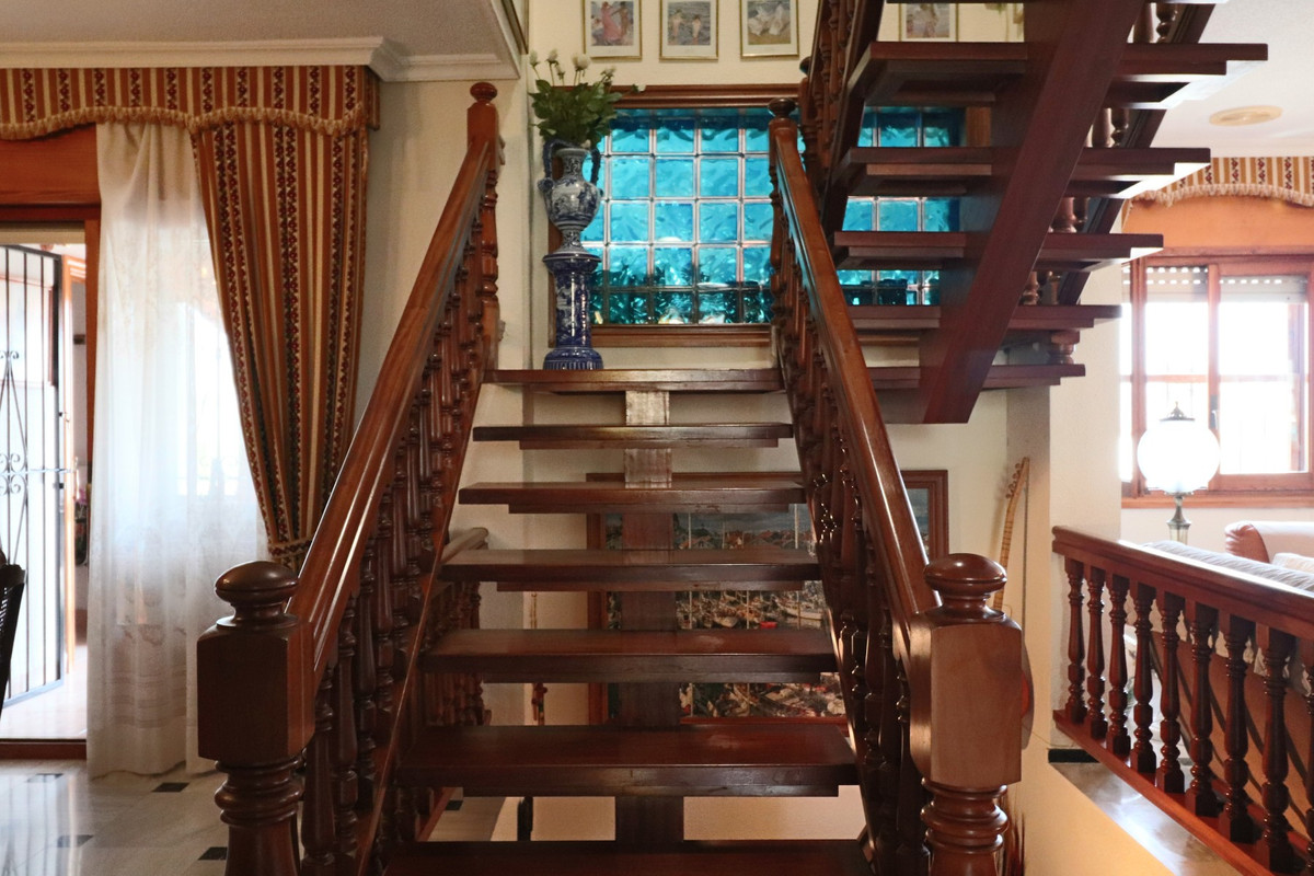 Se vende Villa - Chalet de 6 dormitorios en Costa Blanca, Alicante, España