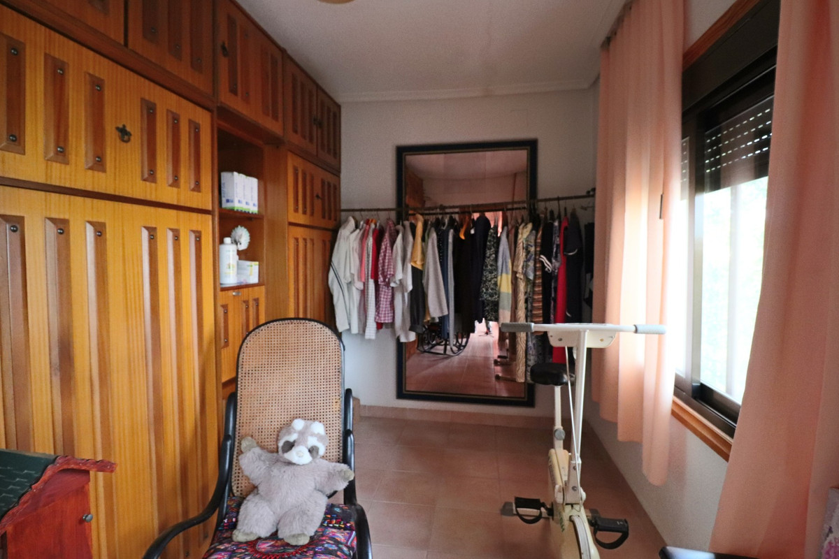Se vende Villa - Chalet de 6 dormitorios en Costa Blanca, Alicante, España