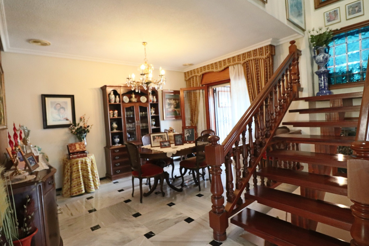 Se vende Villa - Chalet de 6 dormitorios en Costa Blanca, Alicante, España