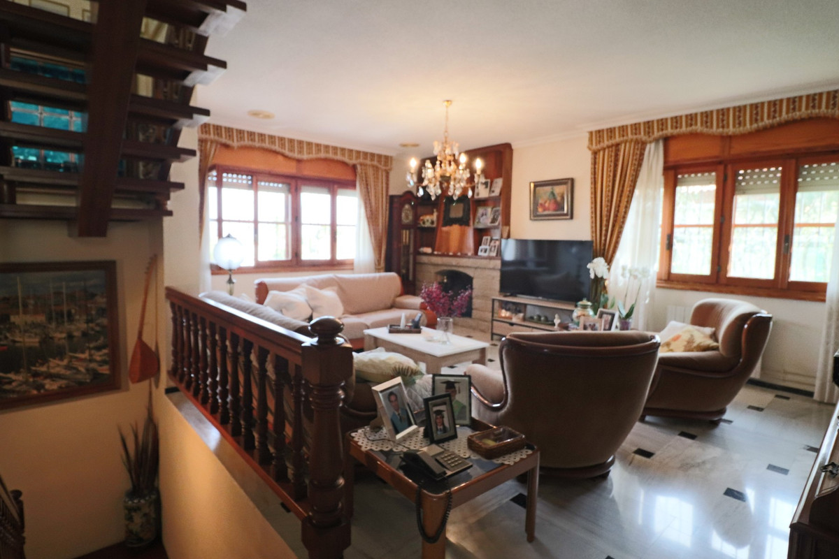 Se vende Villa - Chalet de 6 dormitorios en Costa Blanca, Alicante, España