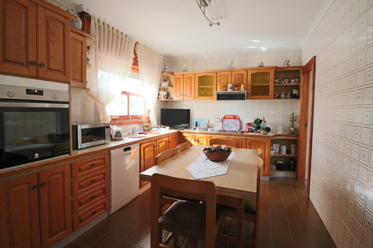 Se vende Villa - Chalet de 6 dormitorios en Costa Blanca, Alicante, España