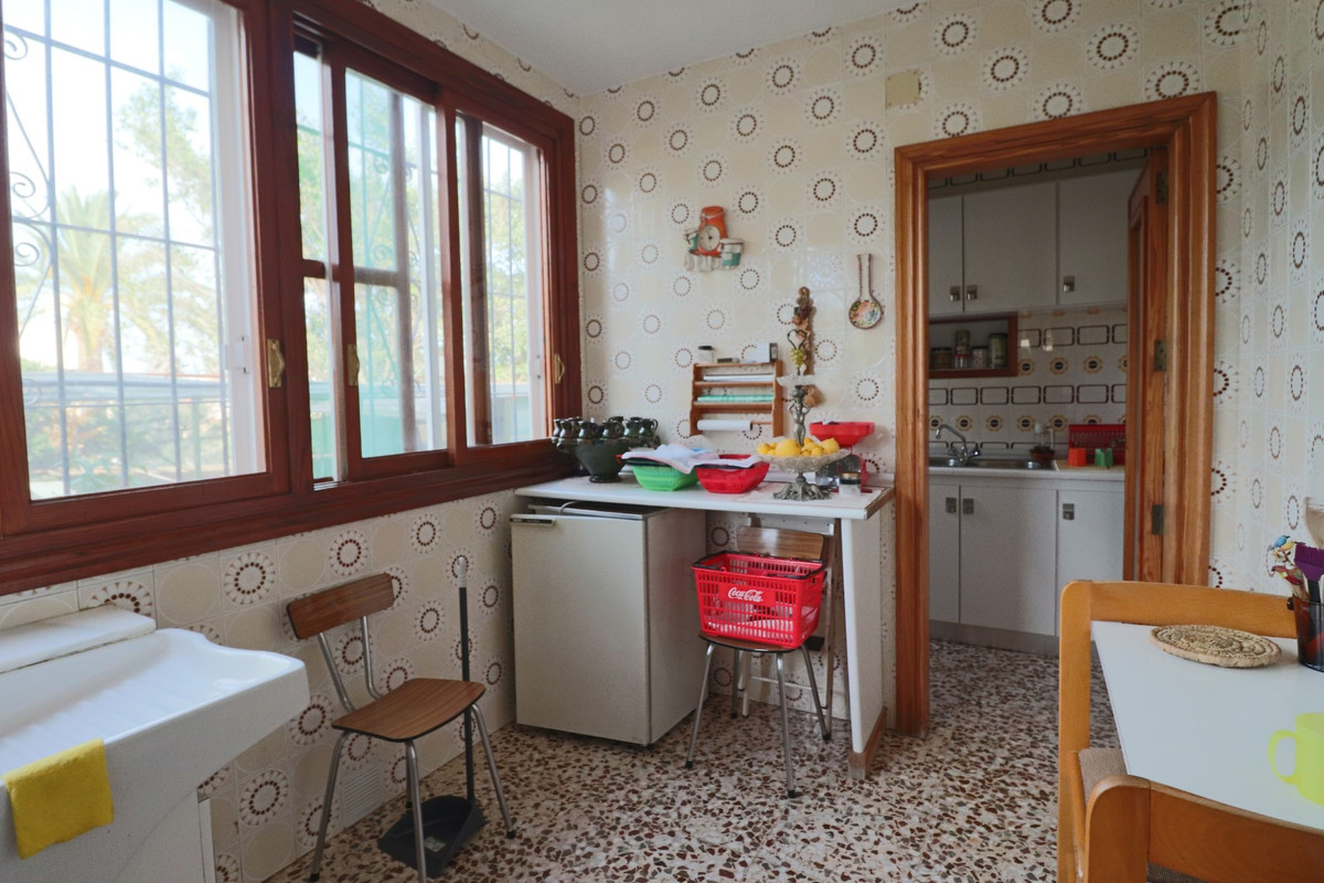 Se vende Villa - Chalet de 6 dormitorios en Costa Blanca, Alicante, España