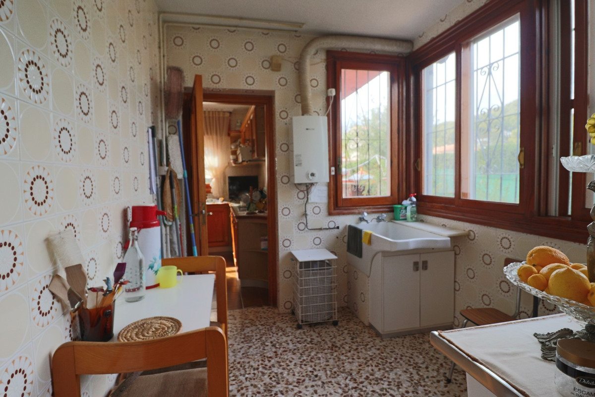 Se vende Villa - Chalet de 6 dormitorios en Costa Blanca, Alicante, España