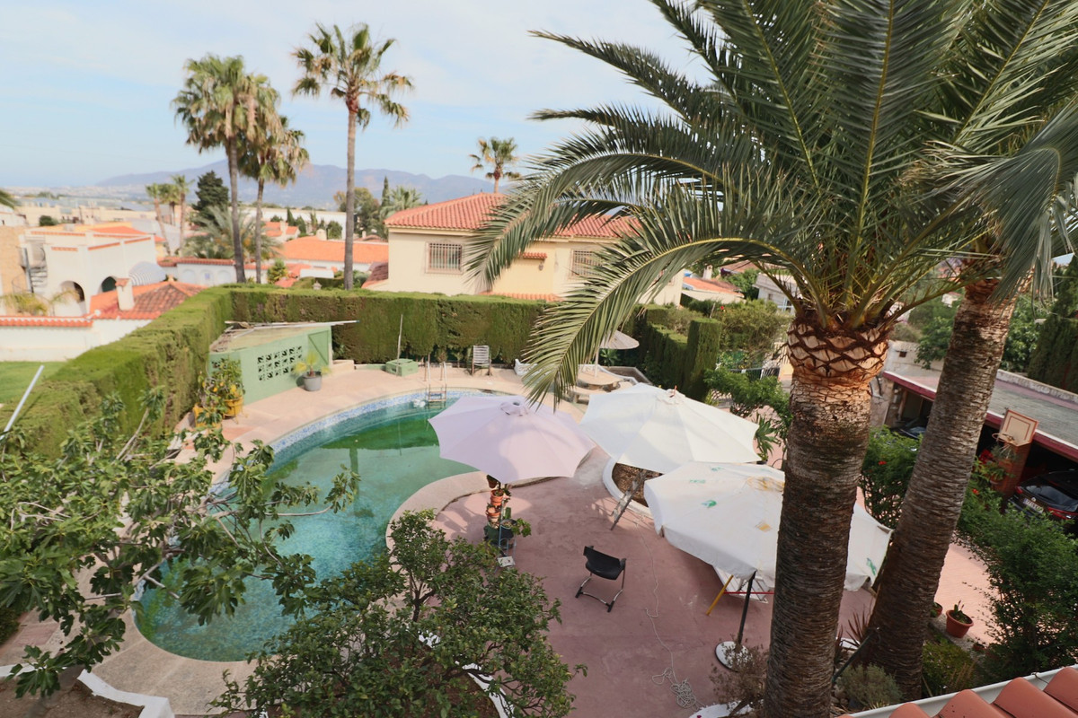 Se vende Villa - Chalet de 6 dormitorios en Costa Blanca, Alicante, España