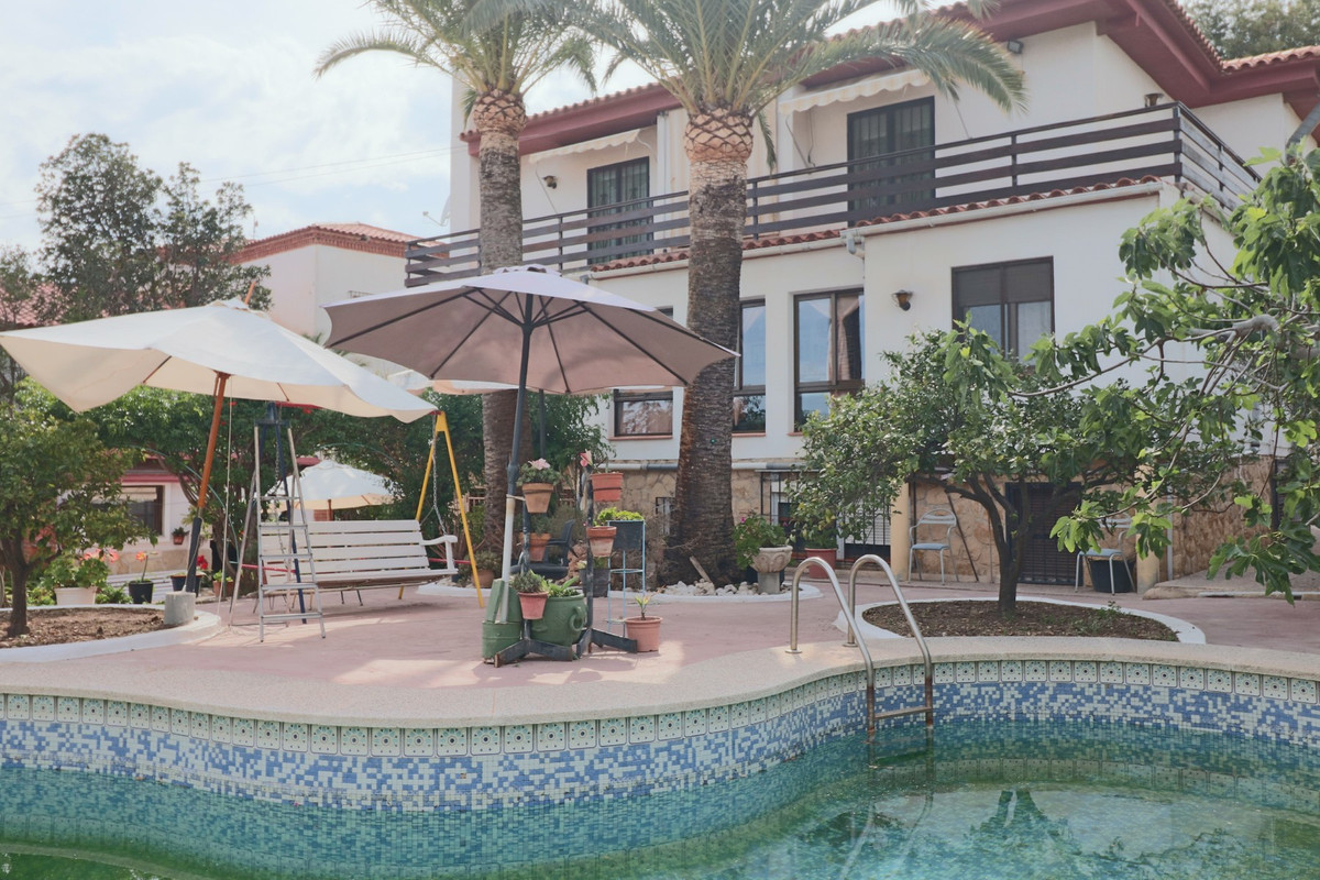 Se vende Villa - Chalet de 6 dormitorios en Costa Blanca, Alicante, España