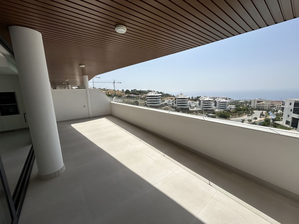 3 Bed Apartment for sale in Torreblanca Costa Del Sol, Málaga, Spain
